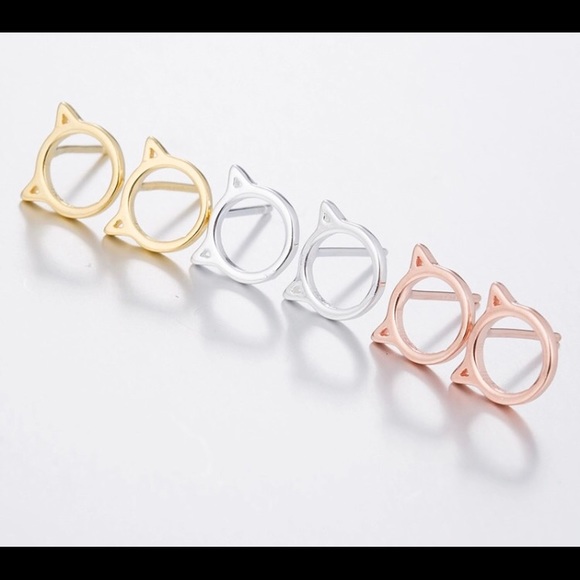 🔴 5/$20 Dainty cat earrings NEW - Picture 4 of 5